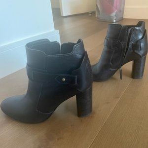Tory Burch Size 7 Colton Leather Black Bootie